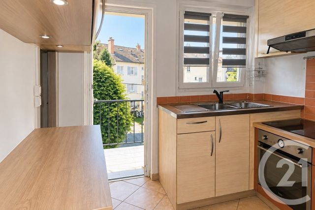 Appartement F5 à vendre - 5 pièces - 96.33 m2 - CHALONS EN CHAMPAGNE - 51 - CHAMPAGNE-ARDENNE - Century 21 Martinot Immobilier