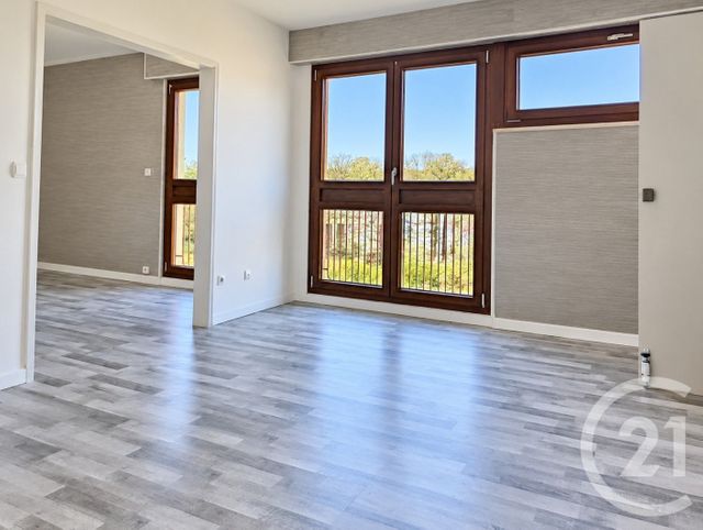 Appartement F3 à vendre - 4 pièces - 71.89 m2 - CHALONS EN CHAMPAGNE - 51 - CHAMPAGNE-ARDENNE - Century 21 Martinot Immobilier