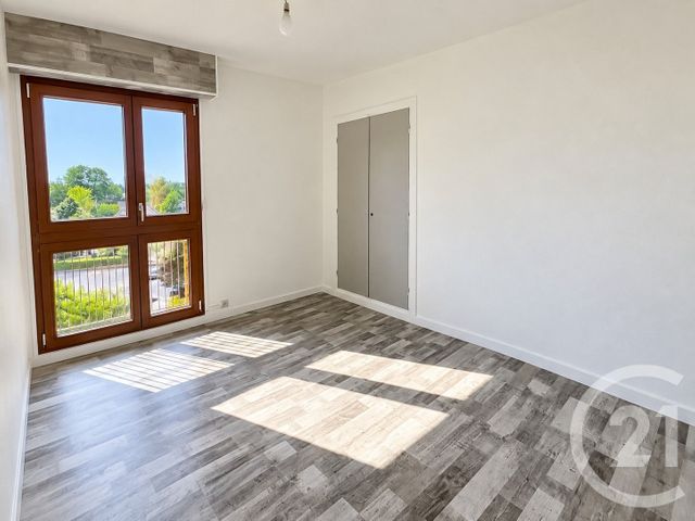 Appartement F3 à vendre - 4 pièces - 71.89 m2 - CHALONS EN CHAMPAGNE - 51 - CHAMPAGNE-ARDENNE - Century 21 Martinot Immobilier