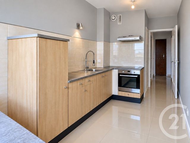 Appartement F3 à vendre - 4 pièces - 71.89 m2 - CHALONS EN CHAMPAGNE - 51 - CHAMPAGNE-ARDENNE - Century 21 Martinot Immobilier