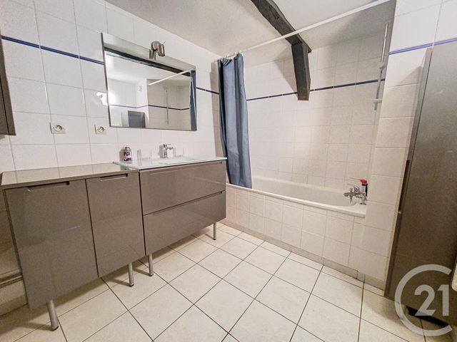 Appartement Duplex à louer - 5 pièces - 89.71 m2 - CHALONS EN CHAMPAGNE - 51 - CHAMPAGNE-ARDENNE - Century 21 Martinot Immobilier
