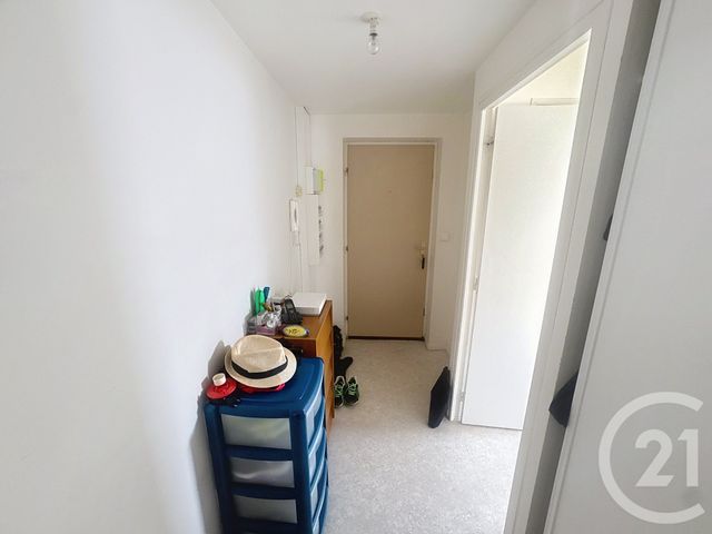 Appartement T4 à louer - 4 pièces - 104.99 m2 - SARRY - 51 - CHAMPAGNE-ARDENNE - Century 21 Martinot Immobilier